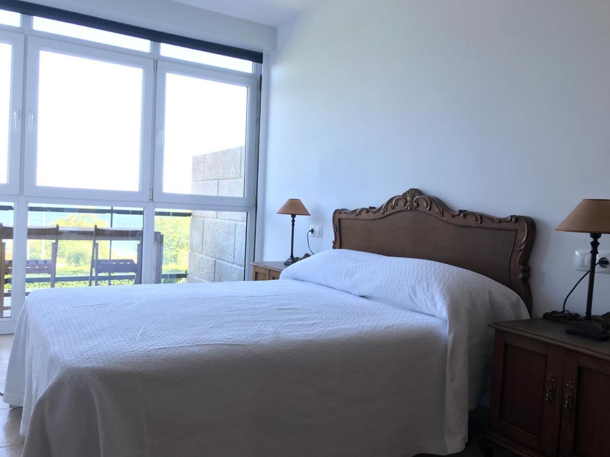 Apartamento con terraza primera linea de playa Finisterre Exterior foto