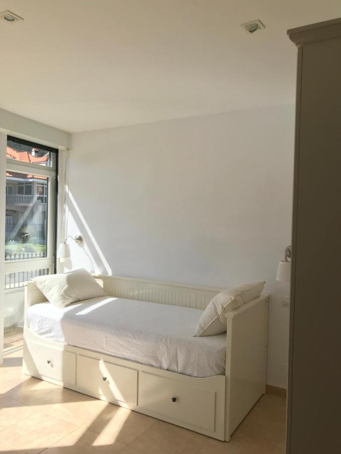 Apartamento con terraza primera linea de playa Finisterre Exterior foto